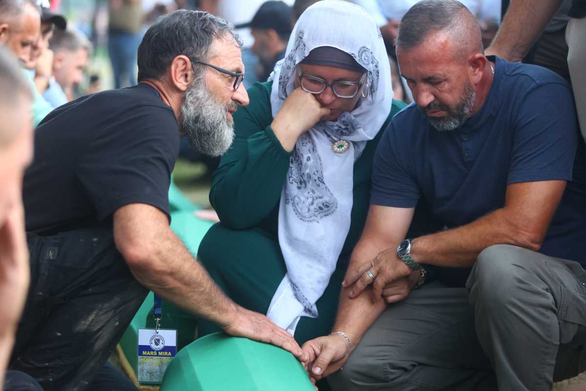 Porodice oplakuju svoje najmilije ubijene u genocidu, 10. juli 2025.