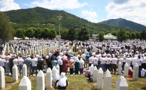 Foto: Dž. K. / Radiosarajevo.ba / Dženaza u Srebrenici