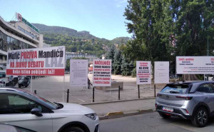 FOTO: Radiosarajevo.ba / Osvanuli plakati protiv Mandića