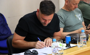 Foto: Vlada KS / Potpisivanje ugovora sa veterinarskim organizacijama