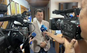 Foto: Press / Ministar Hurtić sa povratnicima u Stocu