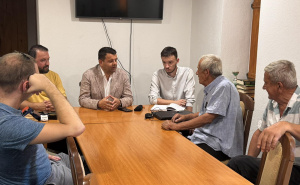 Foto: Press / Ministar Hurtić sa povratnicima u Stocu