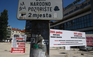 Foto: Dž.K. / Radiosarajevo.ba / Parking kod Narodnog pozorišta Sarajevo