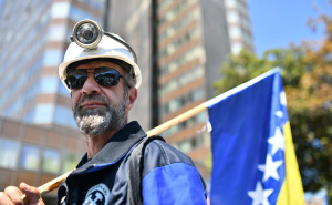 Foto: A.K./Radiosarajevo.ba / Rudari ispred zgrade Vlade FBiH