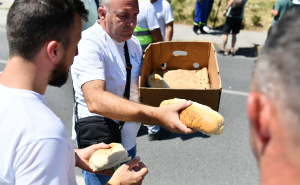 Foto: A.K./Radiosarajevo.ba / Rudari ispred zgrade Vlade FBiH