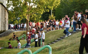 Foto: A.K./Radiosarajevo.ba / Navijači FK Sarajevo pristižu na stadion "Asim Ferhatović Hase"