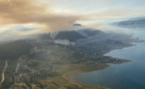 Foto: Press / Helikopter Oružanih snaga BiH u akciji gašenja požara u općini Prozor-Rama