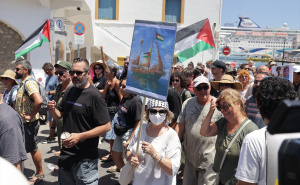 Foto: Anadolija / Demonstranti na Kreti