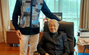 FOTO: Privatni album / Emir Hadžikadunić i Mahathir Mohamad