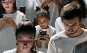 Foto: Pexels / Sve više ovisnosti o mobilnim telefonima