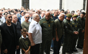 Foto: A. K. / Radiosarajevo.ba / U haremu Begove džamije klanjana dženaza komandantu Eminu Švrakiću