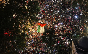 Foto: AA / Hiljade ljudi u Istanbulu na protestnom maršu protiv genocida i gladi u Gazi