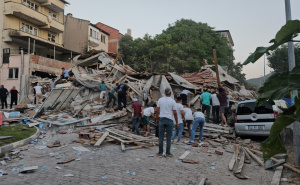 FOTO: AA / Zemlljotres u Turskoj, srušena zgrada