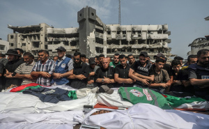 Foto: EPA / Palestinci na dženazi ubijenim novinarima