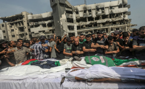 Foto: EPA / Palestinci na dženazi ubijenim novinarima