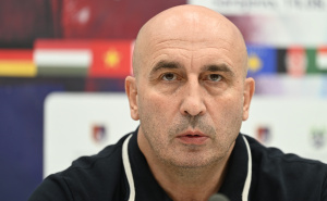 Foto: N.G / Radiosarajevo / Polaganje cvijeća na mezar Mustafe Hajrulahovića - Talijana