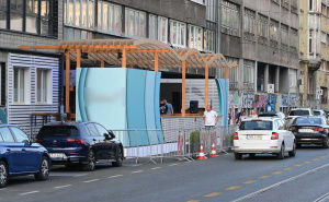 Foto: Dž. K. / Radiosarajevo.ba / Montažna ljetna bašta "Delikatesne radnje"