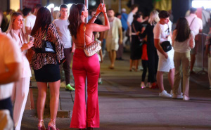 Foto: Dž.K. / Radiosarajevo.ba / Sarajlije uživaju u festivalskoj atmosferi