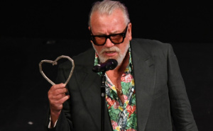 Foto: A. K. / Radiosarajevo.ba / Ray Winstone primio Počasno Srce Sarajeva