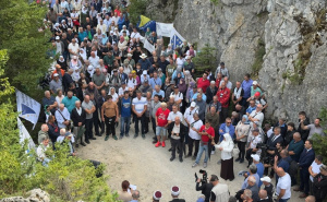 Foto: AA / Obilježena 33. godišnjica zločina na Korićanskim stijenama