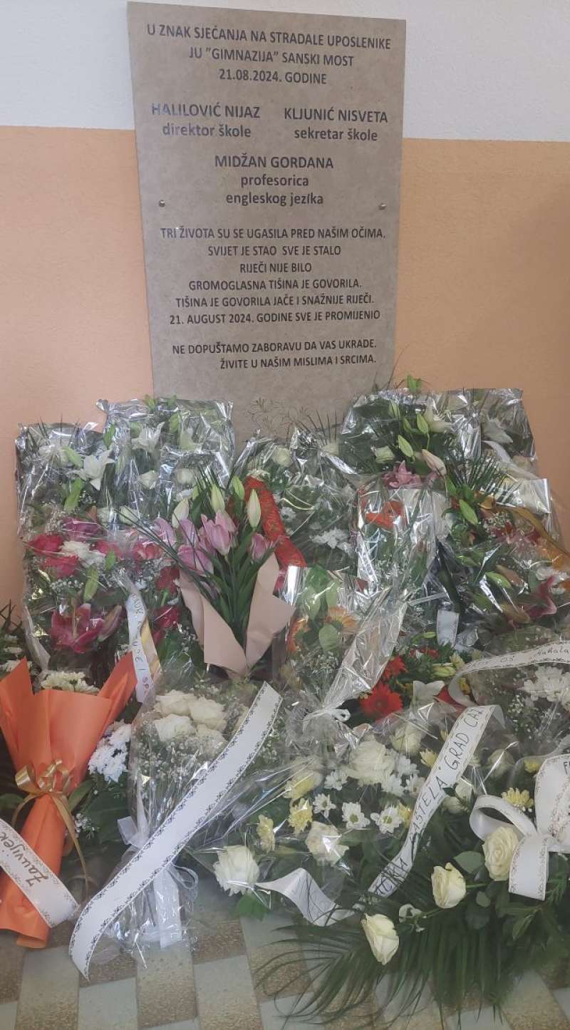 Spomen-ploča ubijenima