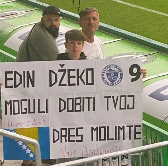 Dječak s transparentom