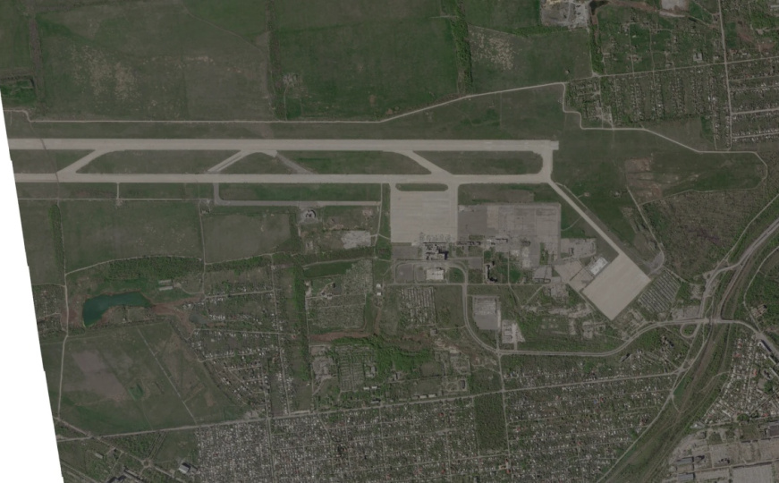 Aerodrom snimljen u aprilu