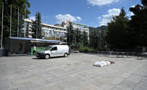 Foto: N. G. / Radiosarajevo.ba / Sklanjanje crvenog tepiha i Festivalskog trga
