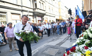 Foto: A. K. / Radiosarajevo.ba / Cvijeće, tišina i molitva za žrtve