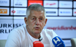 Foto: A. K. / Radiosarajevo.ba / Husref Musemić pred utakmicu s Rudarom