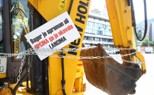 Foto: Dž. K. / Radiosarajevo.ba / Press povodom gradnje podzemne garaže kod NPS-a