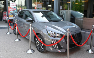 Foto: Mega Diskont / Izvučeni dobitnici velike nagradne igre 'Pametno kupuj – pametno vozi'