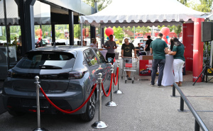 Foto: Mega Diskont / Izvučeni dobitnici velike nagradne igre 'Pametno kupuj – pametno vozi'