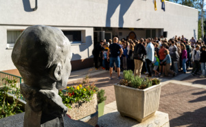 Foto: Ustupljene fotografije / Bista Hasana Kikića