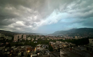 Foto: S. P./Radiosarajevo.ba / Oblaci prekrili vedro nebo iznad Sarajeva