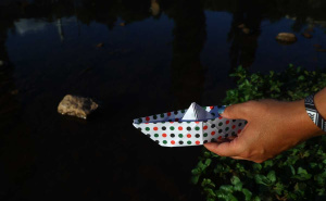 Foto: Dž. K. / Radiosarajevo.ba / Puštanje brodića u Miljacku