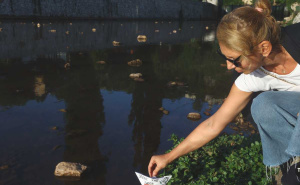 Foto: Dž. K. / Radiosarajevo.ba / Puštanje brodića u Miljacku