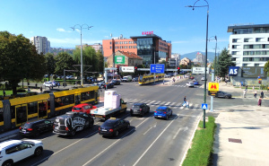Foto: Vlada KS / Zamijenjeni svi semaforski portali na glavnoj saobraćajnici u Sarajevu
