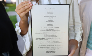 Foto: Dž. K. / Radiosarajevo.ba / Studentice održavaju uspomene na žrtve femicida