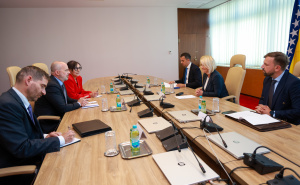 Foto: Ambasada SAD / Ginkel na sastanku s Krišto