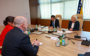 Foto: Ambasada SAD / Ginkel na sastanku s Krišto