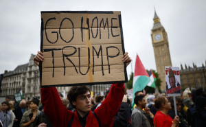 Foto: EPA - EFE / Transparenti protiv Donalda Trumpa u Londonu