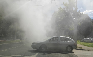 Foto: Čitatelj / Požar na automobilu na Ciglanama
