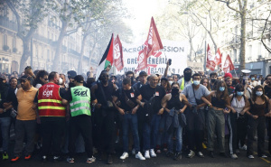 Foto: EPA - EFE / Protesti protiv vladinih mjera u Francuskoj