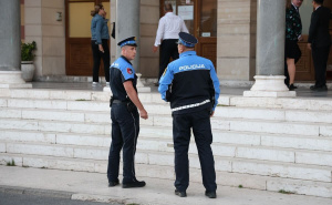 Foto: E. L. / Radiosarajevo.ba / Policajci u Kantonu Sarajevo imaju nove uniforme