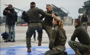 Foto: Ministarstvo odbrane BiH / Pokazna vježba vojnika Oružanih snaga BiH 1. decembra 2024.