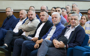 Foto: Federalno ministarstvo raseljenih osoba i izbjeglica / Potpisani ugovori za očuvanje radnih mjesta povratnika za oko 700 radnika