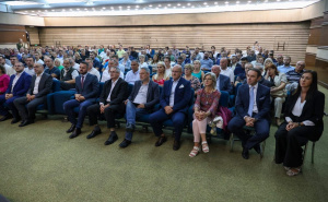 Foto: Federalno ministarstvo raseljenih osoba i izbjeglica / Potpisani ugovori za očuvanje radnih mjesta povratnika za oko 700 radnika