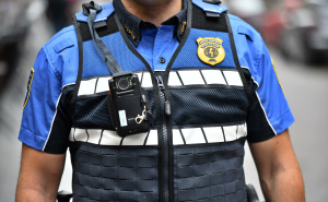 Foto: A. K. / Radiosarajevo.ba / Body kamere na policijskim službenicima MUP-a KS