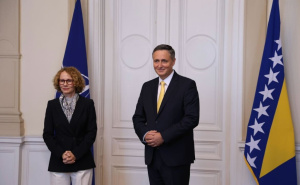 Foto: E. L. / Radiosarajevo.ba / Radmila Šekerinska sa Denisom Bećirovićem